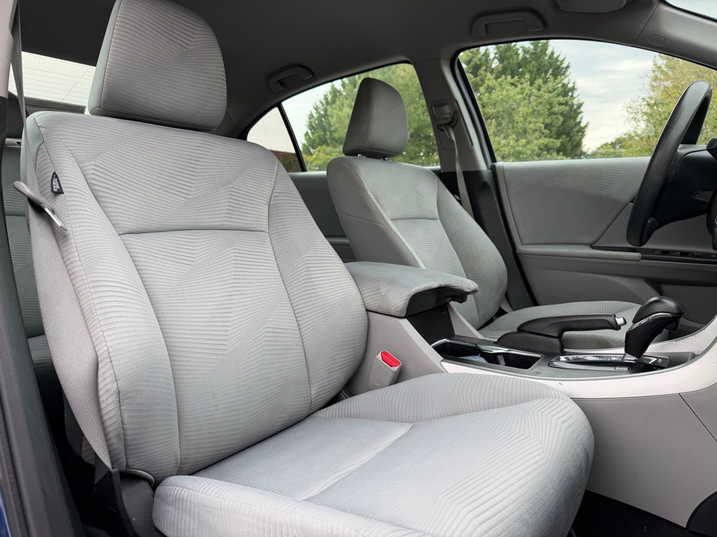 2015 Honda Accord Image 17