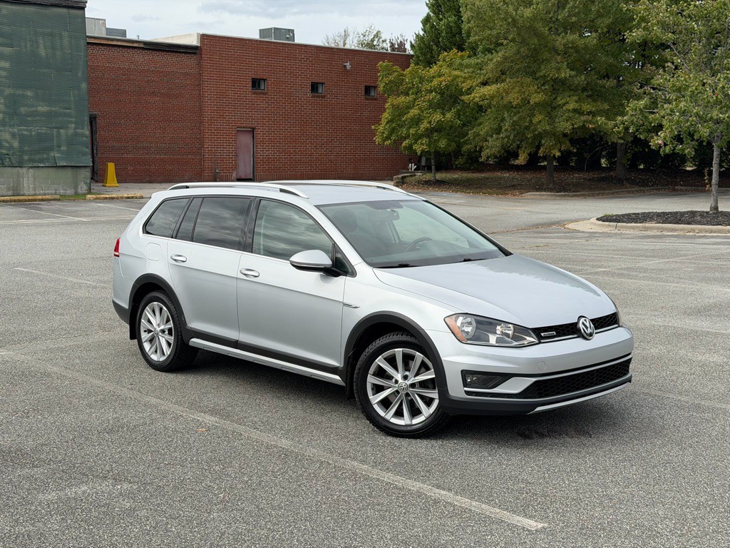 2017 Volkswagen Golf Image 4