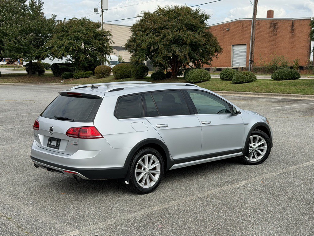 2017 Volkswagen Golf Image 5