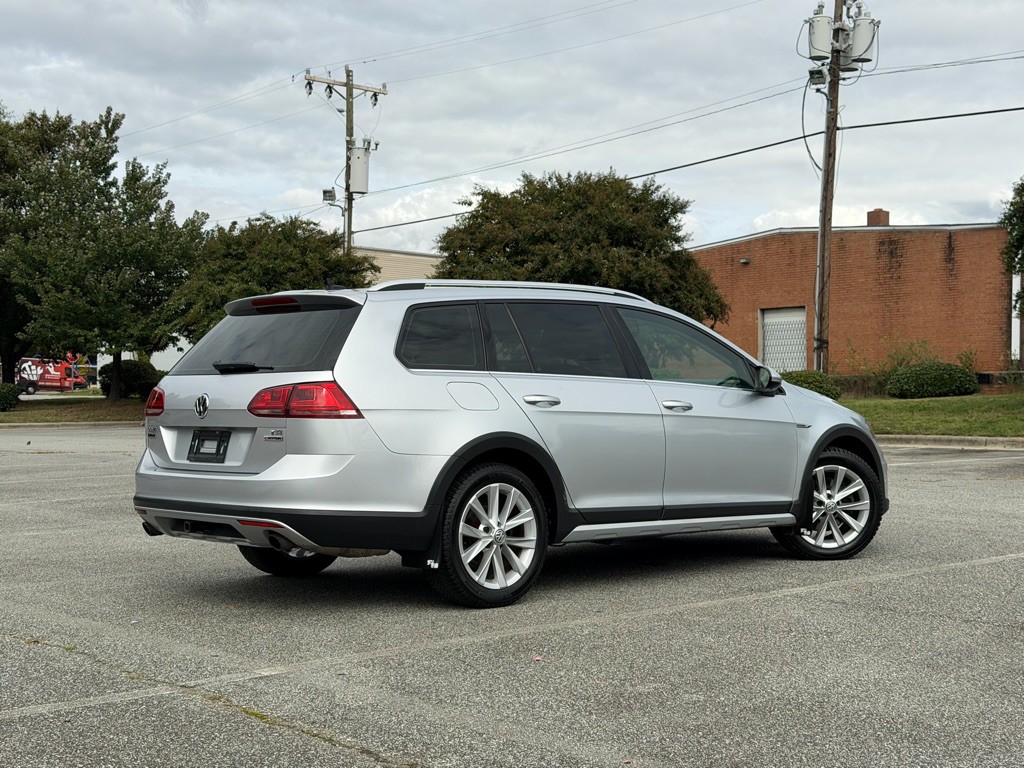 2017 Volkswagen Golf Image 6