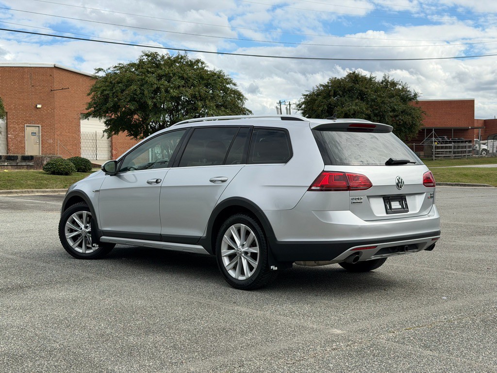 2017 Volkswagen Golf Image 7