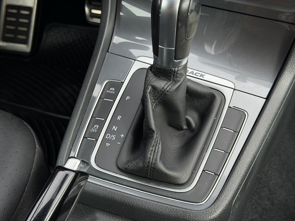 2017 Volkswagen Golf Image 13