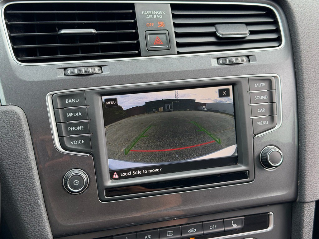 2017 Volkswagen Golf Image 16