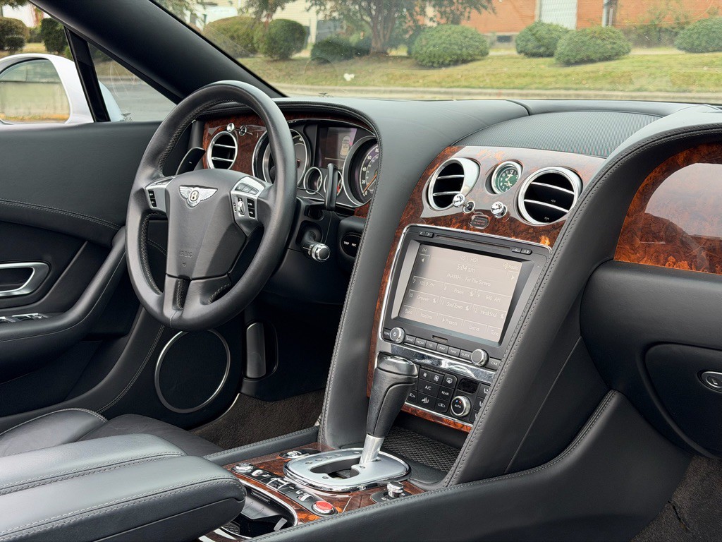 2012 Bentley Continental Image 16