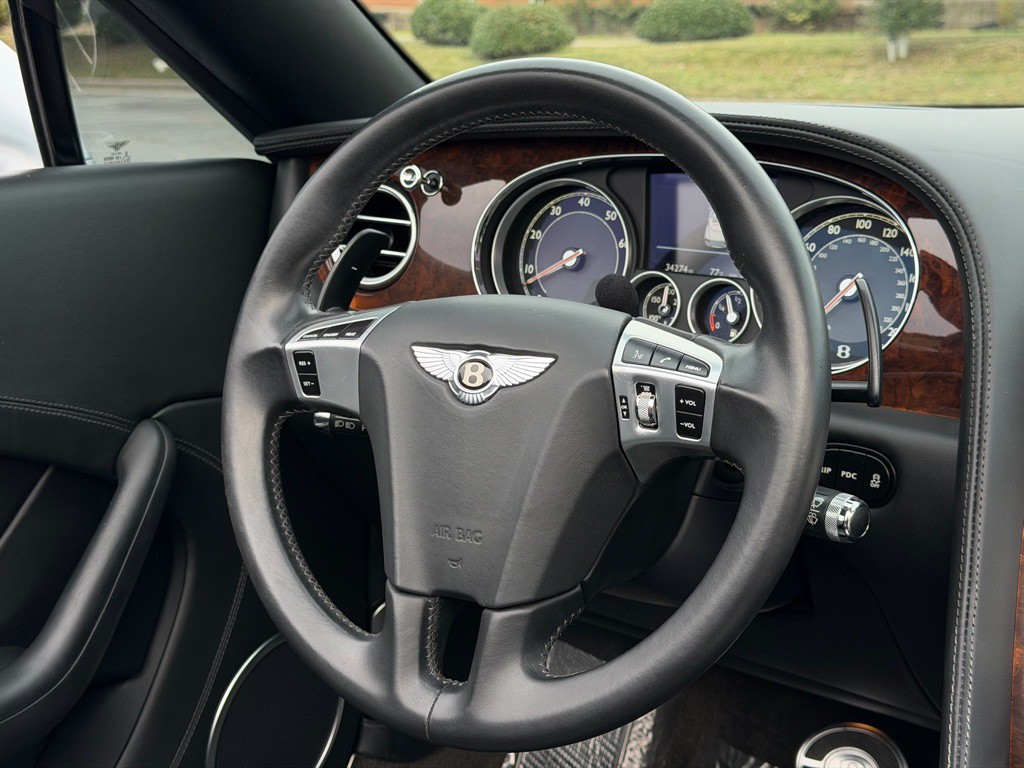 2012 Bentley Continental Image 17