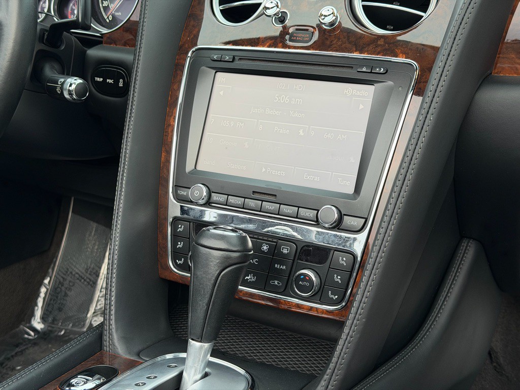 2012 Bentley Continental Image 19