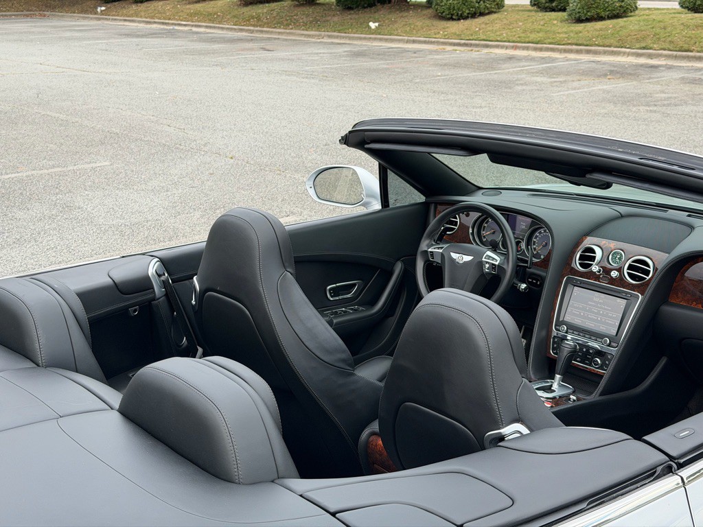 2012 Bentley Continental Image 25