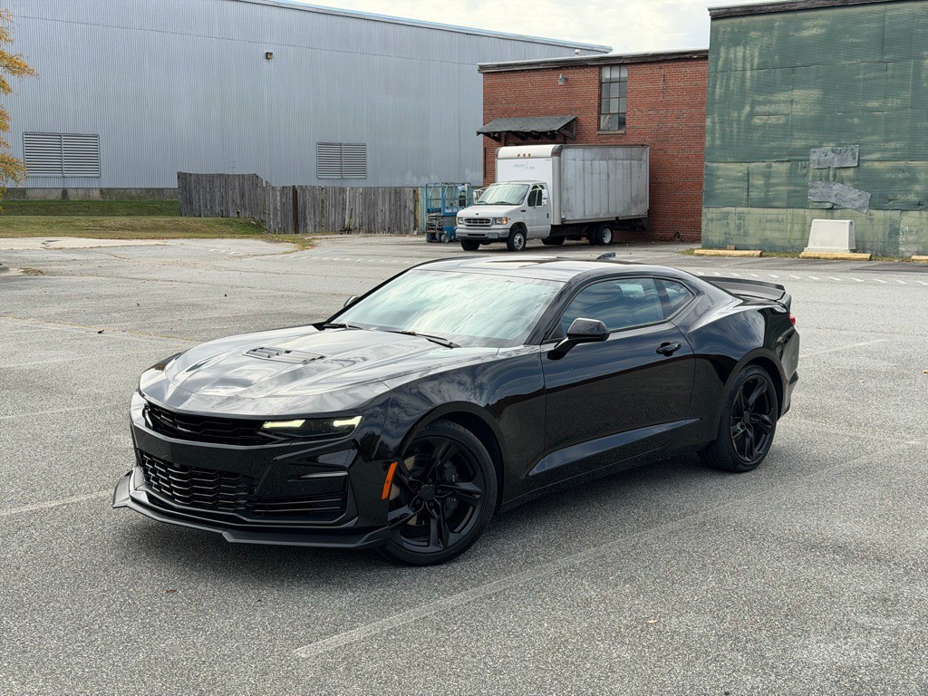 2021 Chevrolet Camaro Image 2