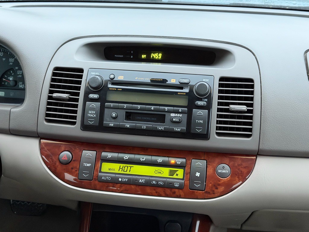 2003 Toyota Camry Image 15