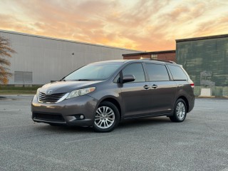 Image for 2014 Toyota Sienna XLE 7-PASSENGER AUTO ACCESS SE ID: 6980654