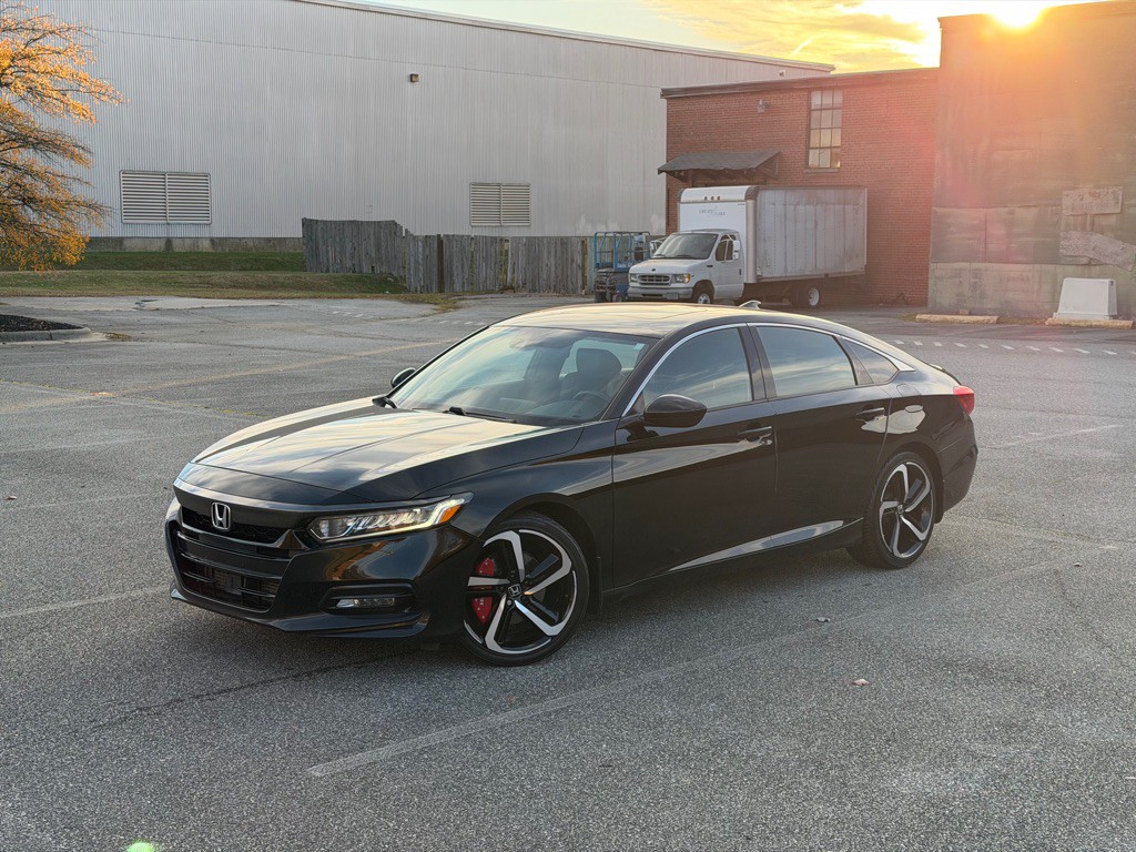 2018 Honda Accord Image 2