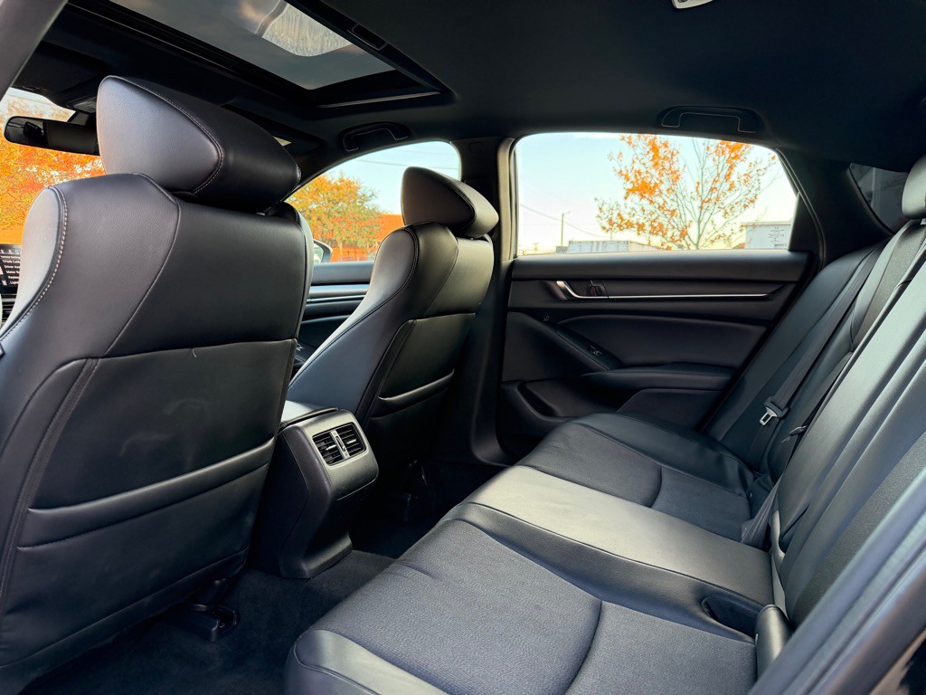 2018 Honda Accord Image 8