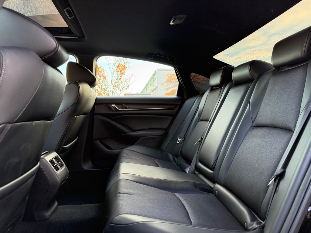 2018 Honda Accord Image 9