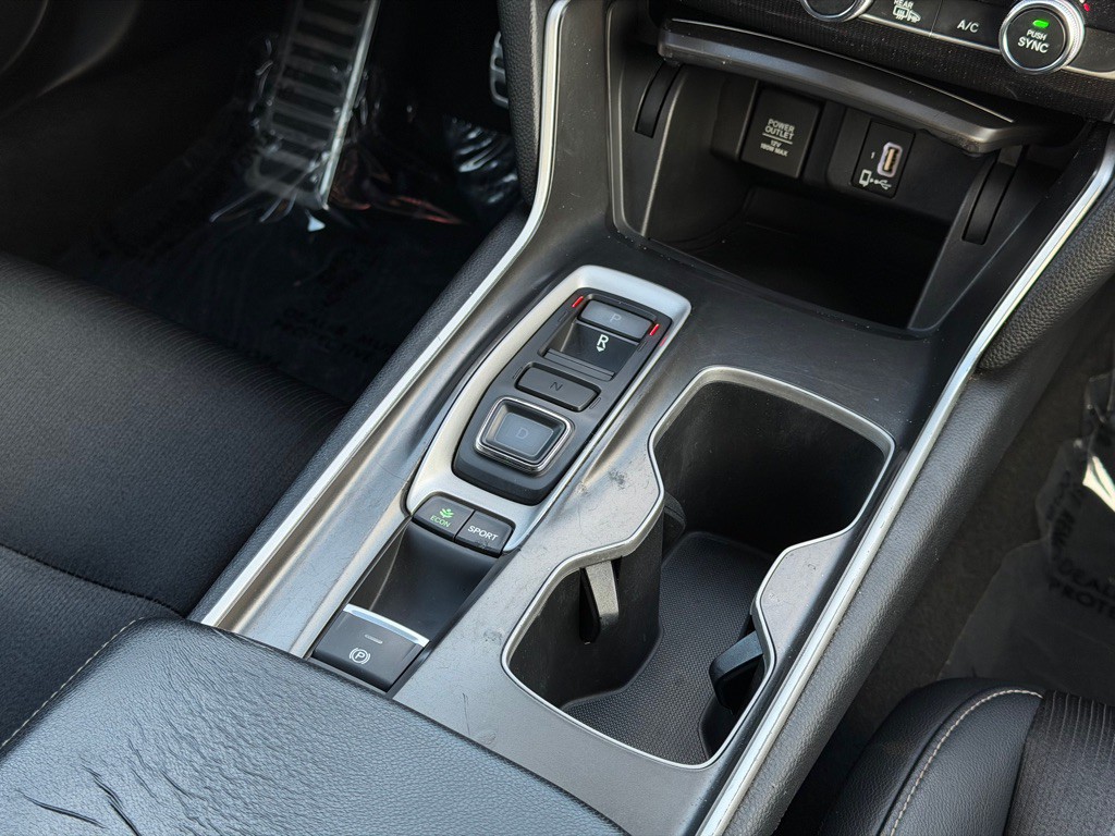 2018 Honda Accord Image 13