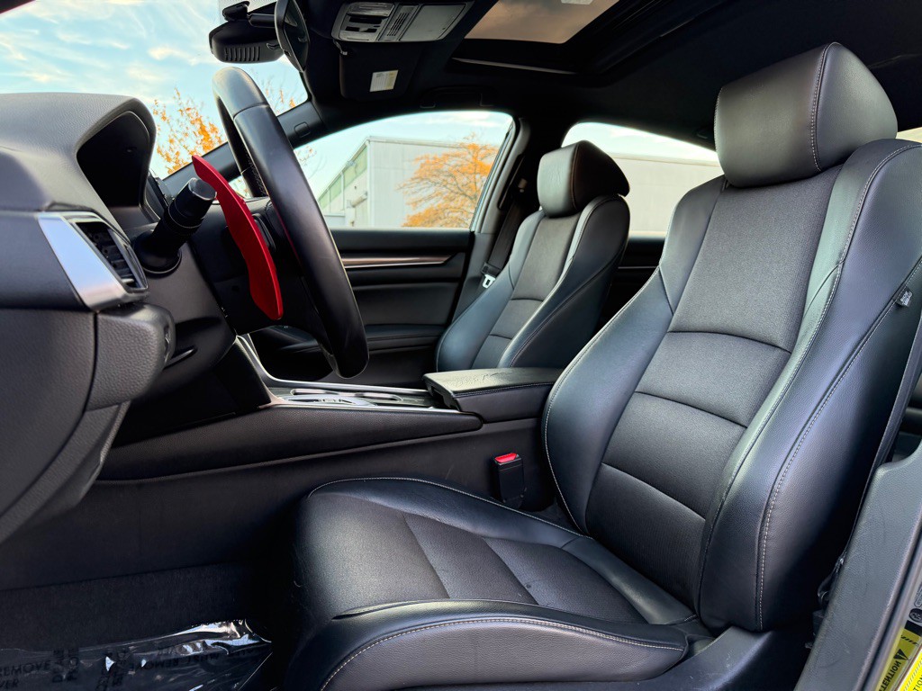 2018 Honda Accord Image 17