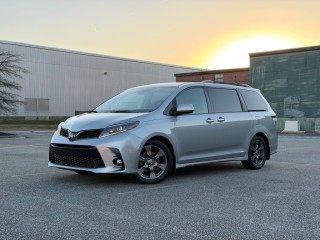 Image for 2020 Toyota Sienna SE ID: 6995189
