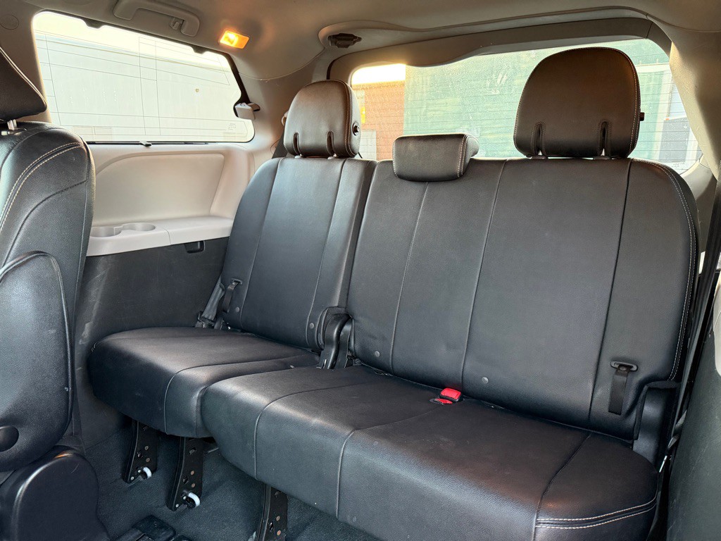 2020 Toyota Sienna Image 10