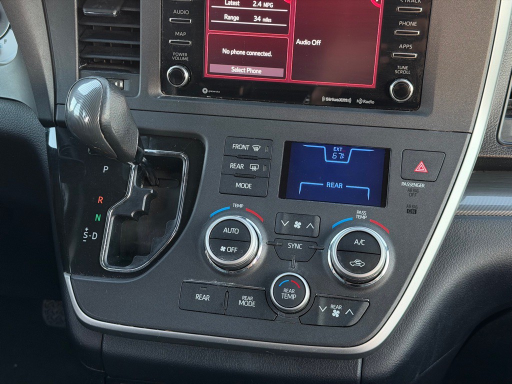 2020 Toyota Sienna Image 19
