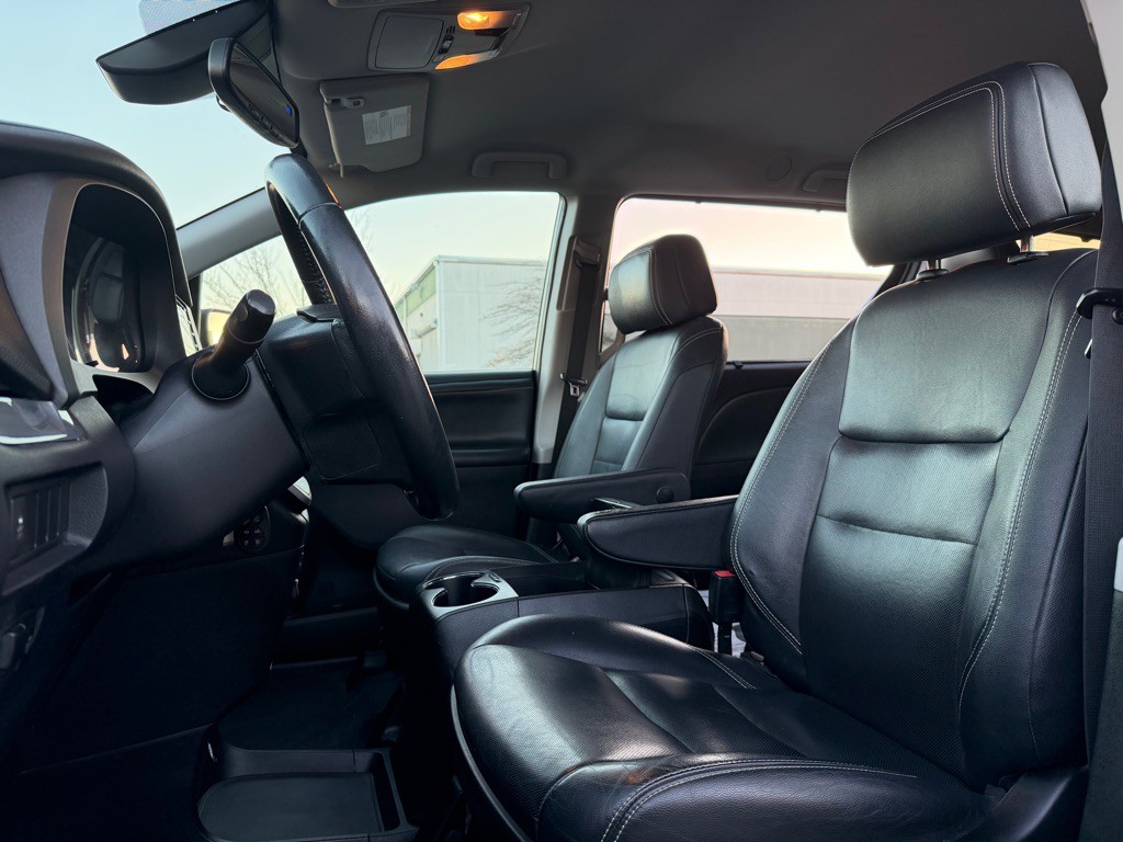 2020 Toyota Sienna Image 21