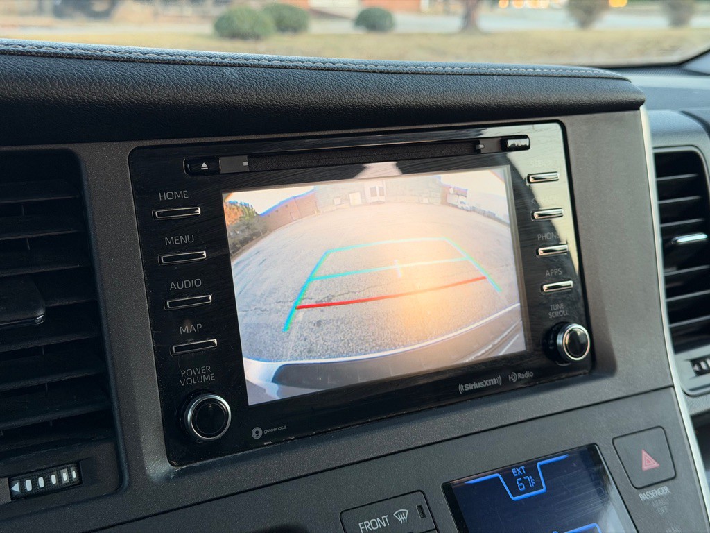 2020 Toyota Sienna Image 23