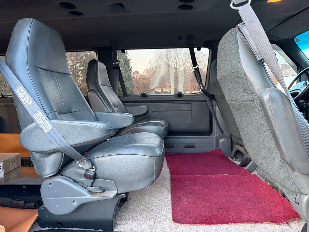 1992 Ford Econoline Image 10