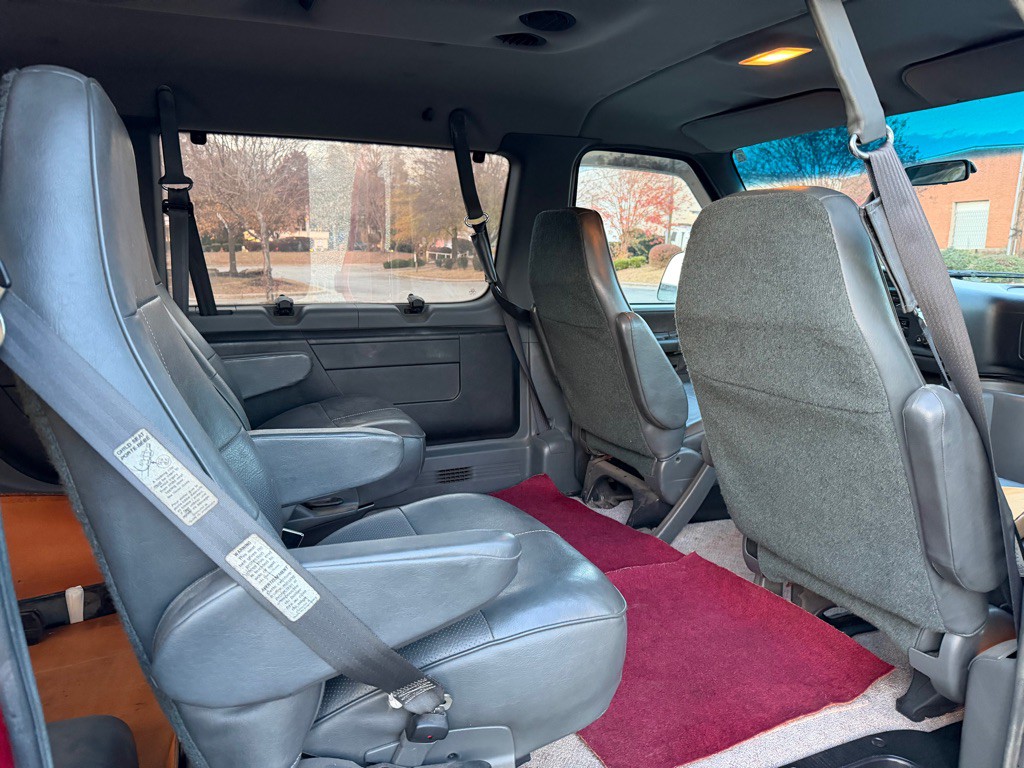1992 Ford Econoline Image 11