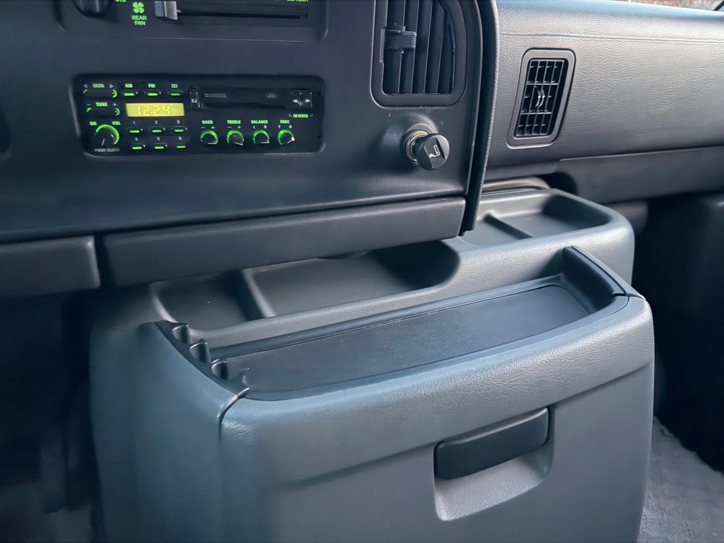 1992 Ford Econoline Image 24