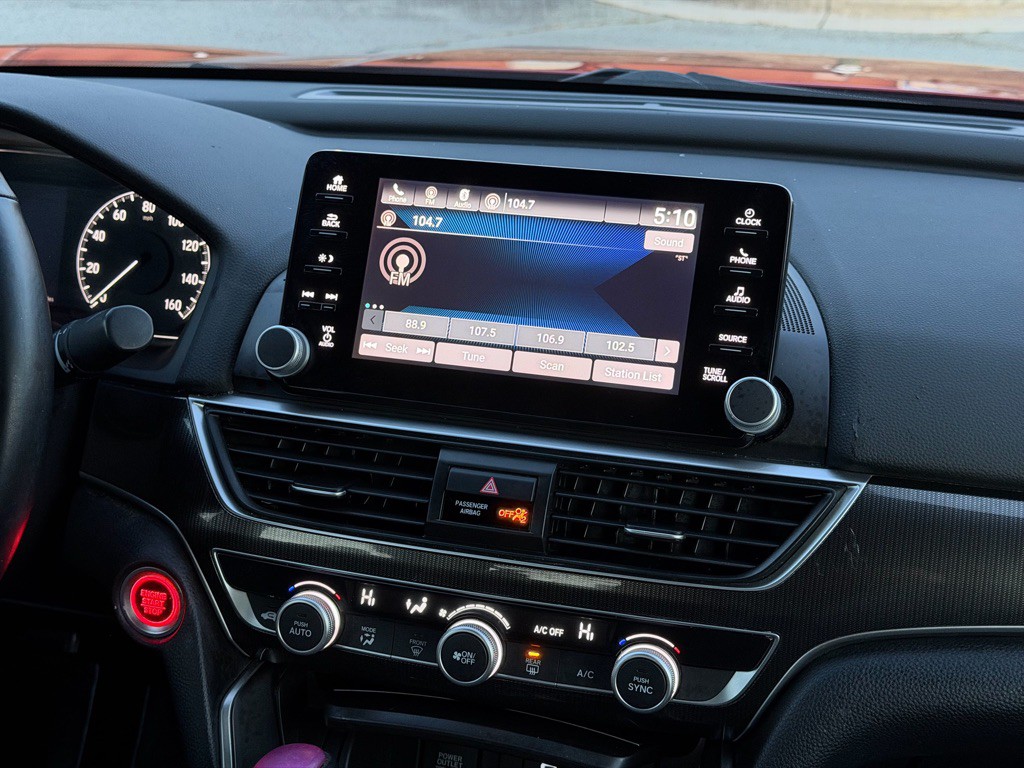 2018 Honda Accord Image 14