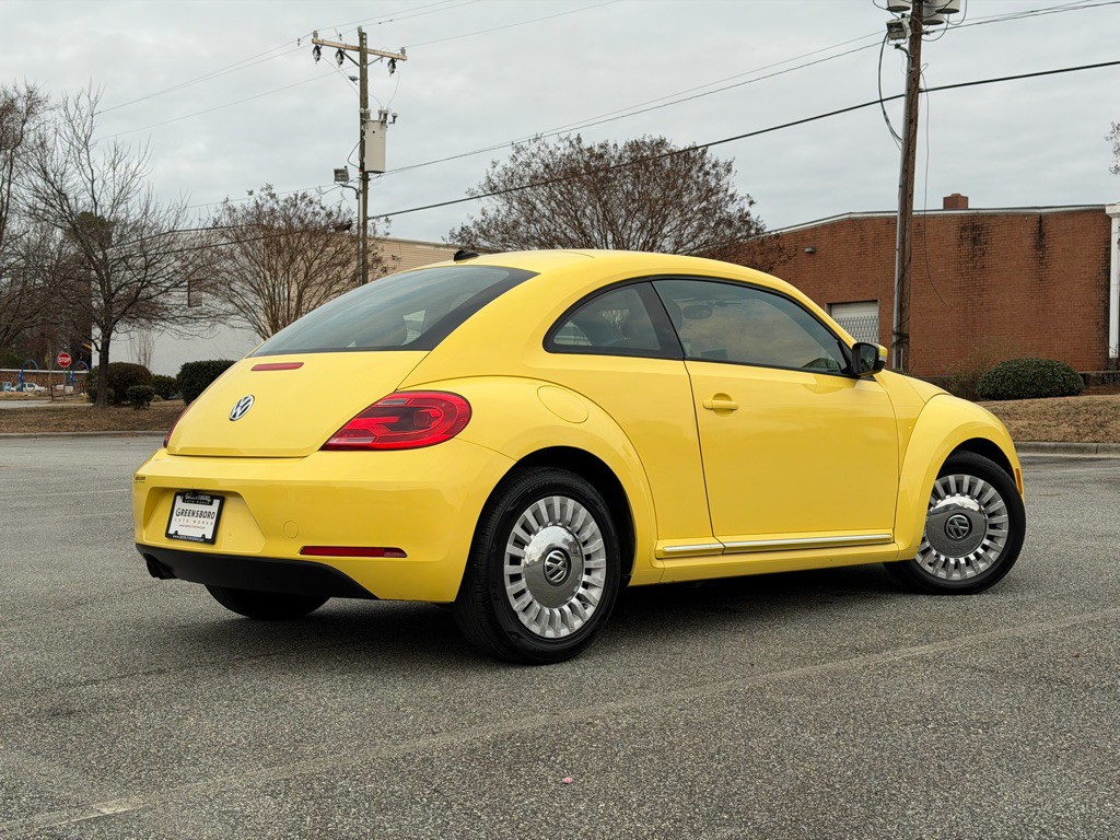 2014 Volkswagen Beetle Image 5