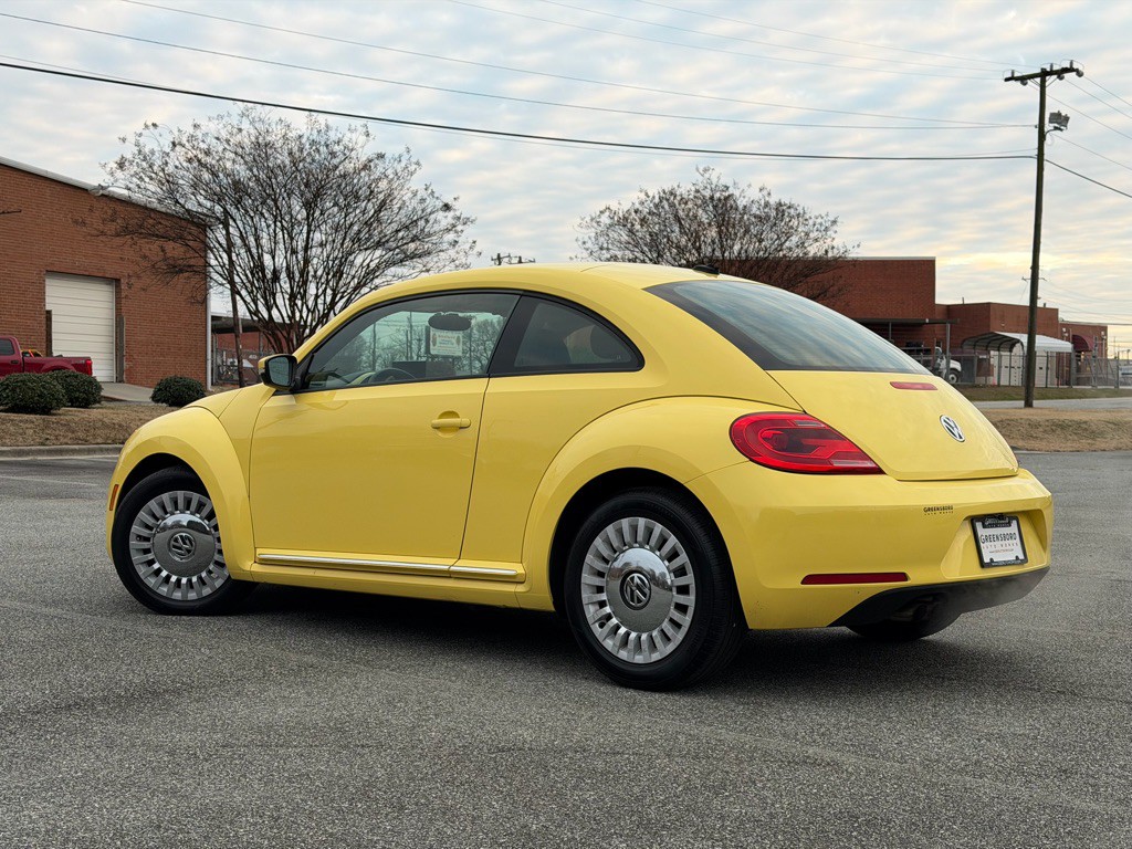 2014 Volkswagen Beetle Image 6
