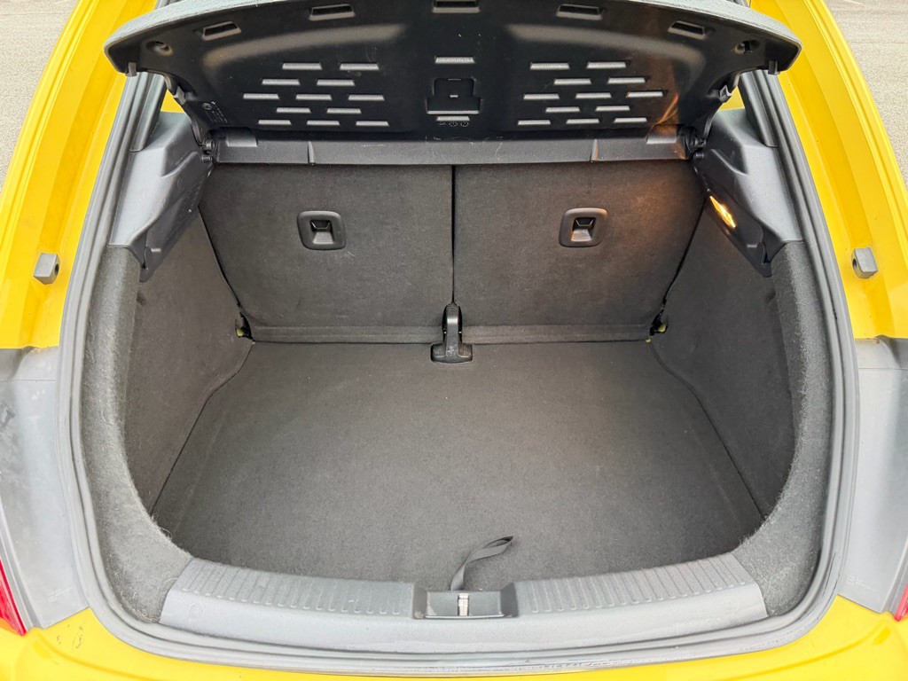 2014 Volkswagen Beetle Image 7