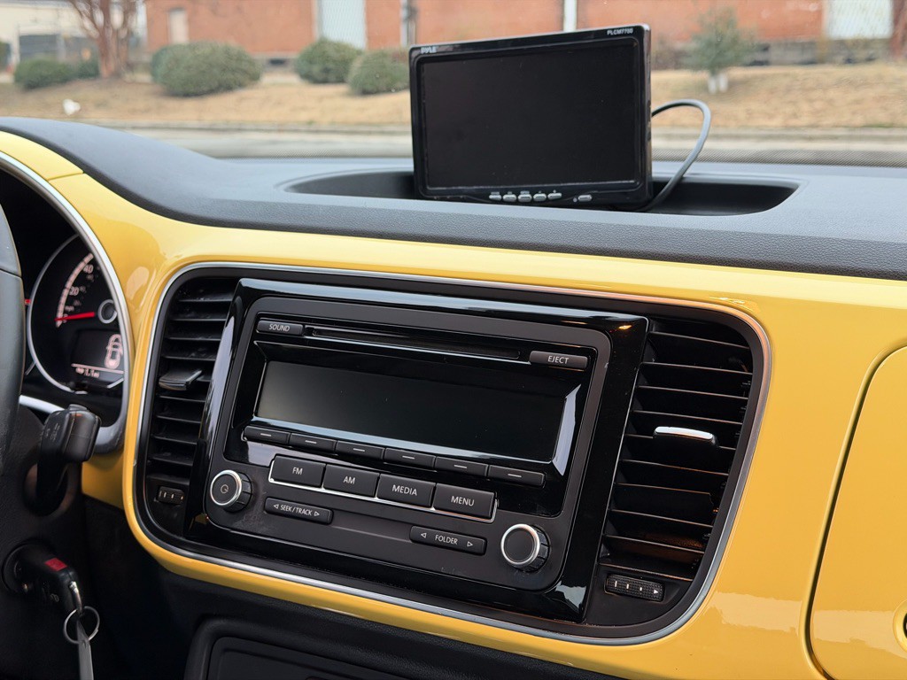 2014 Volkswagen Beetle Image 13