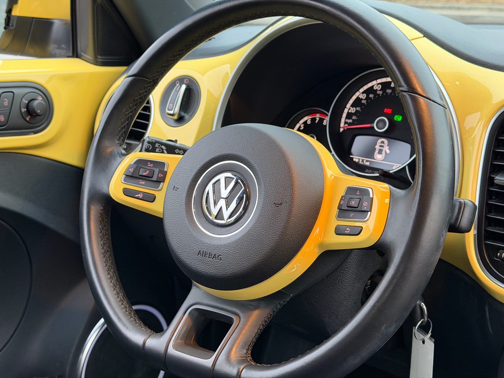 2014 Volkswagen Beetle Image 15