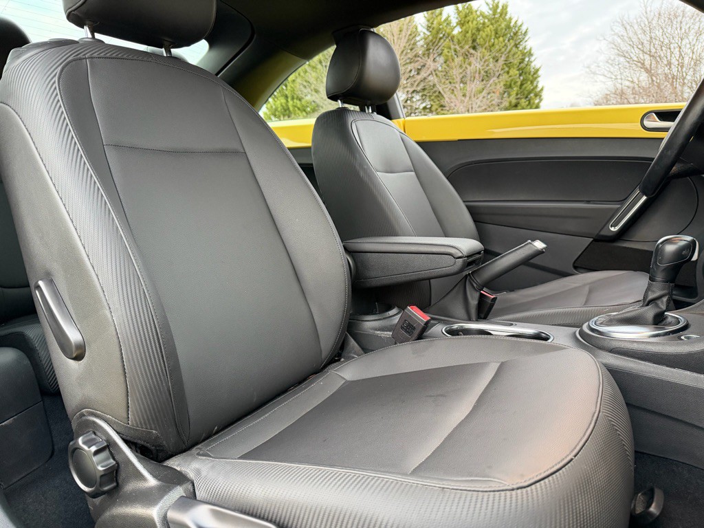 2014 Volkswagen Beetle Image 17