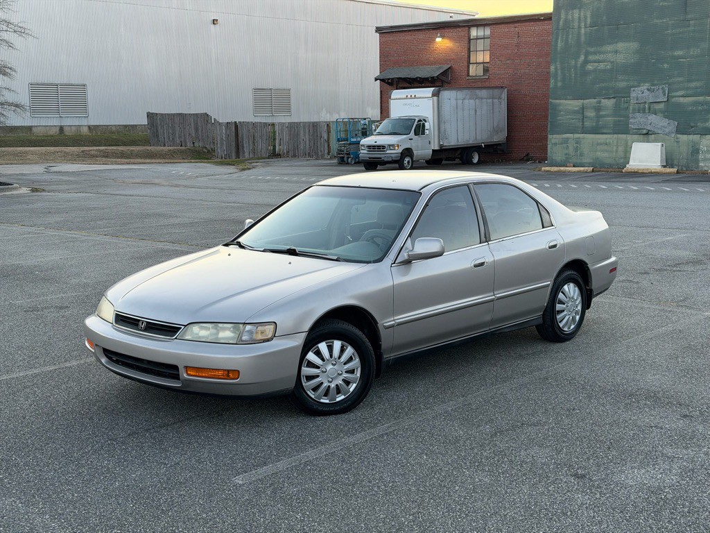 1997 Honda Accord Image 2