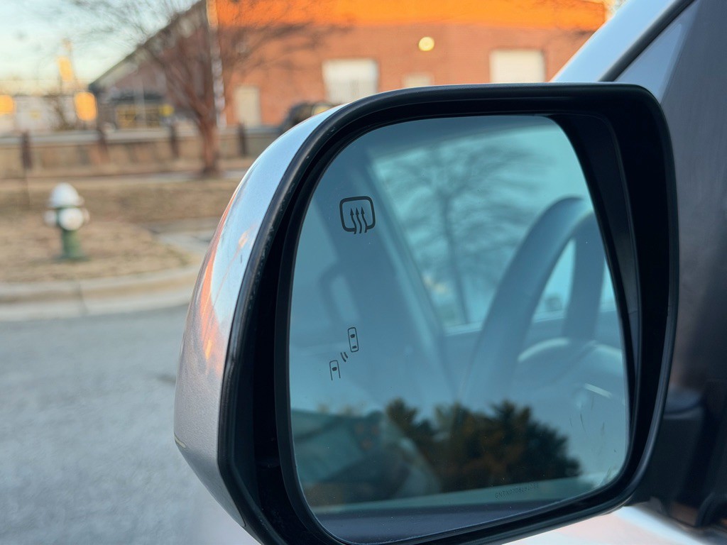 2016 Toyota Sienna Image 7