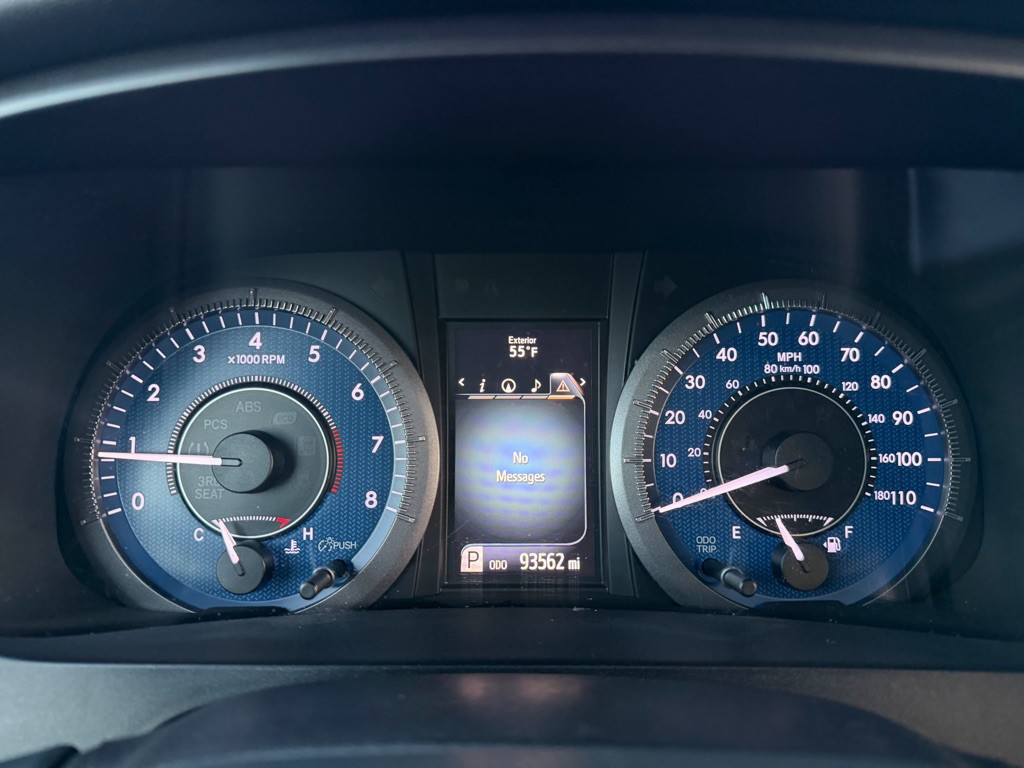 2016 Toyota Sienna Image 21