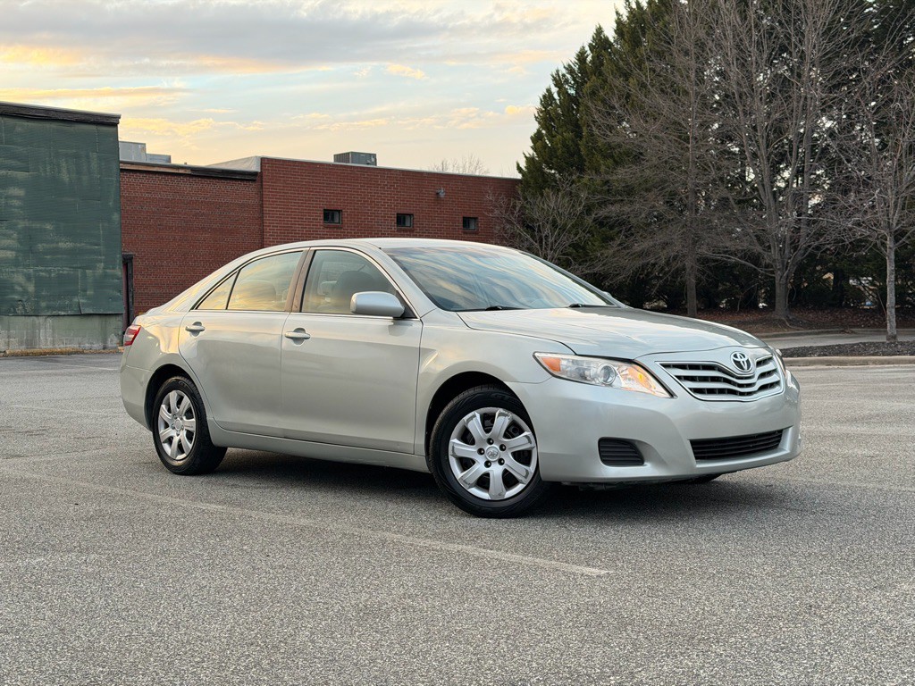 2010 Toyota Camry Image 3