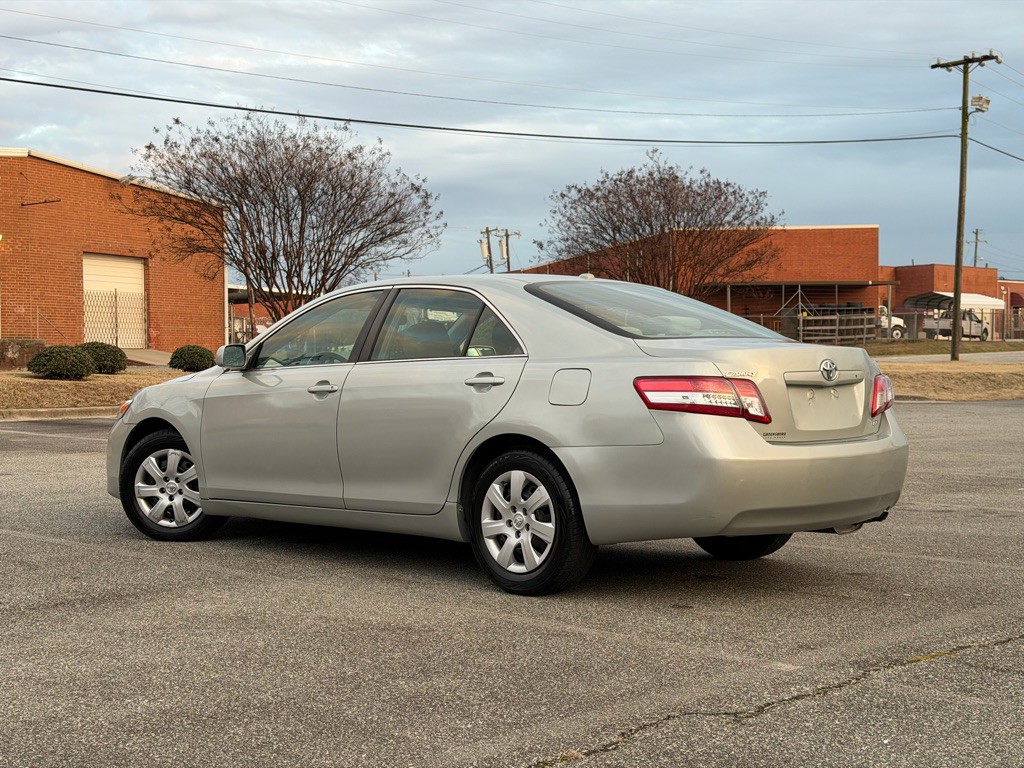 2010 Toyota Camry Image 6