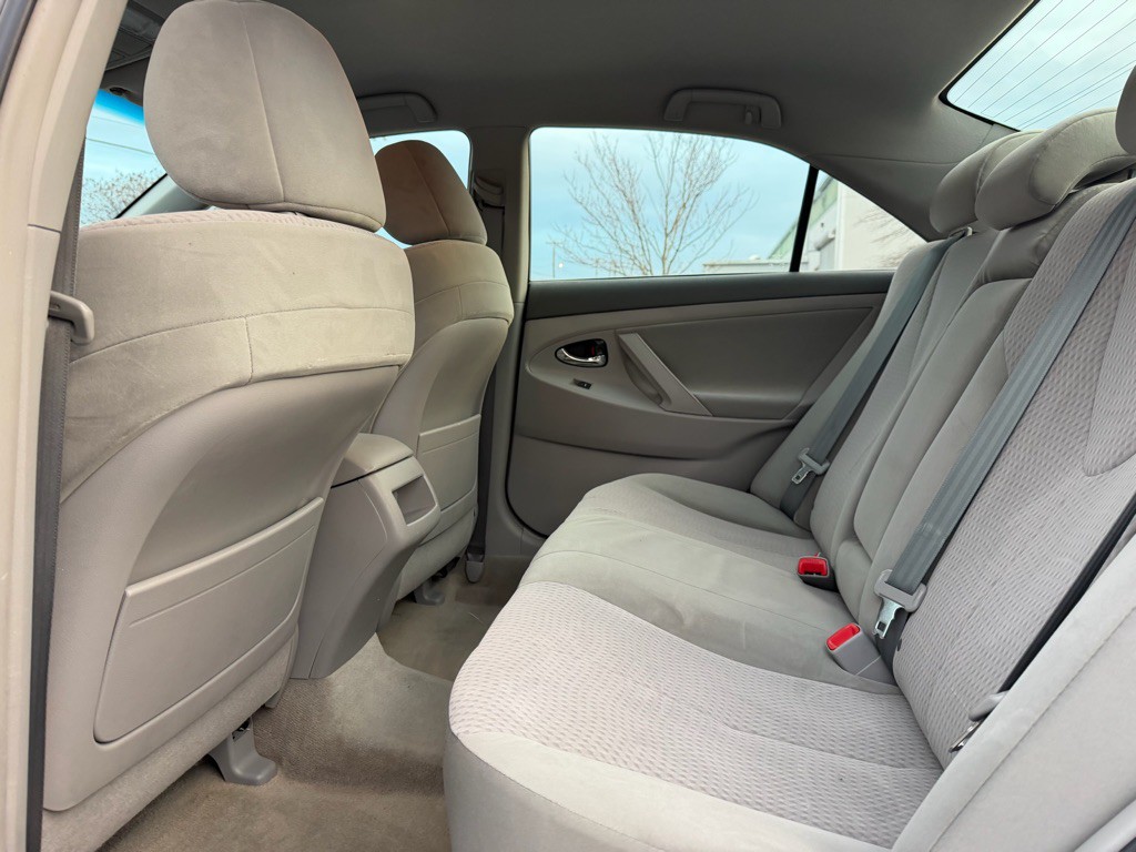 2010 Toyota Camry Image 8