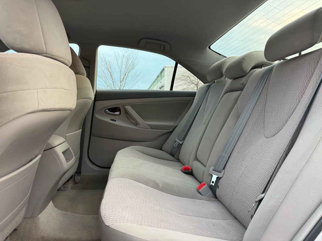 2010 Toyota Camry Image 9