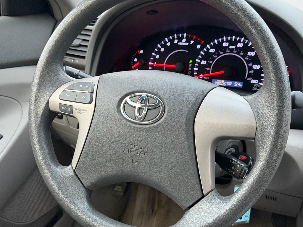 2010 Toyota Camry Image 12