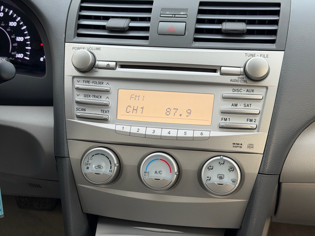 2010 Toyota Camry Image 14