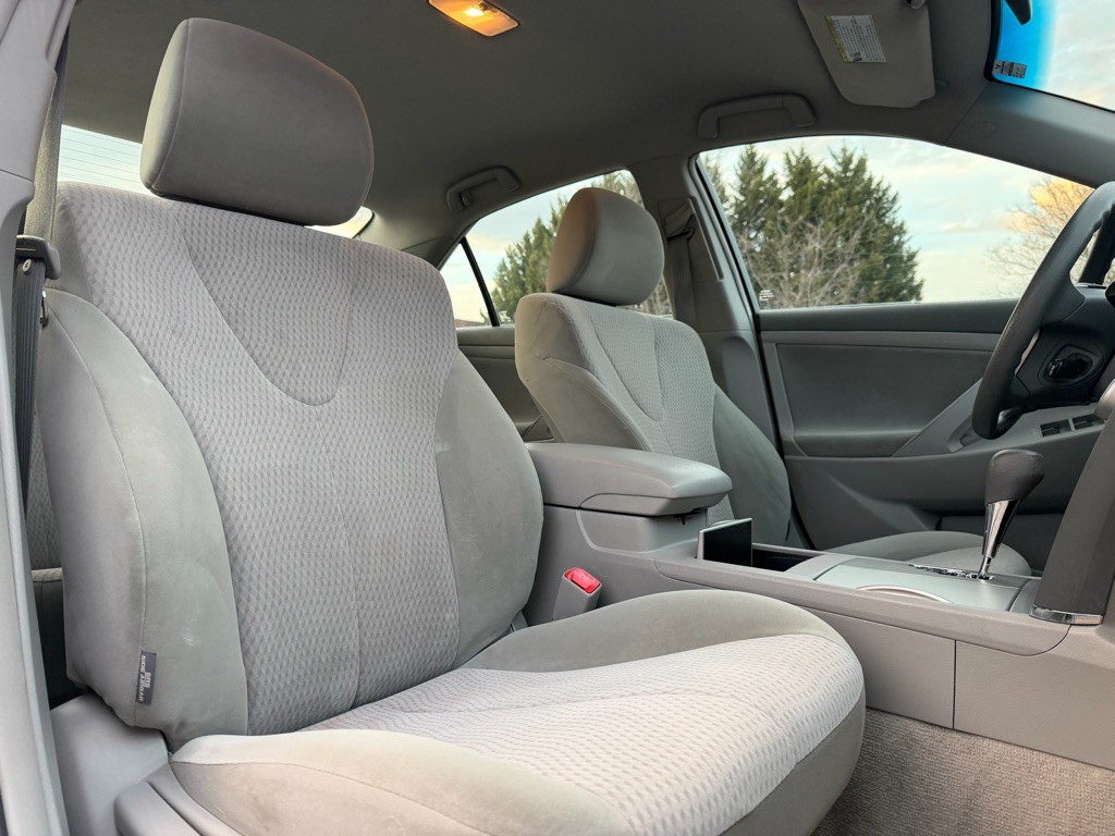 2010 Toyota Camry Image 16