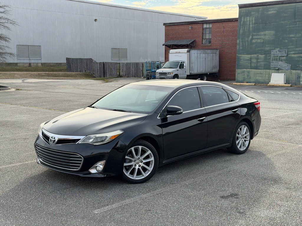 2013 Toyota Avalon Image 2