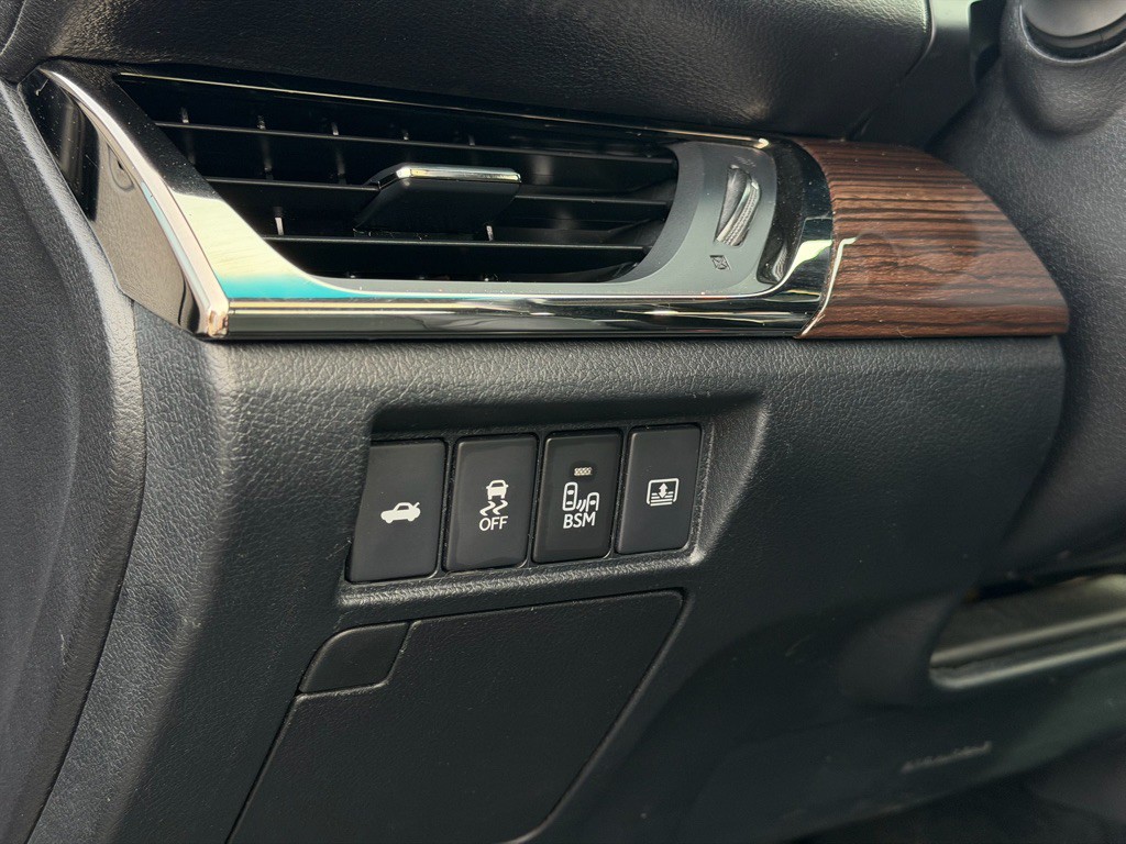 2013 Toyota Avalon Image 16