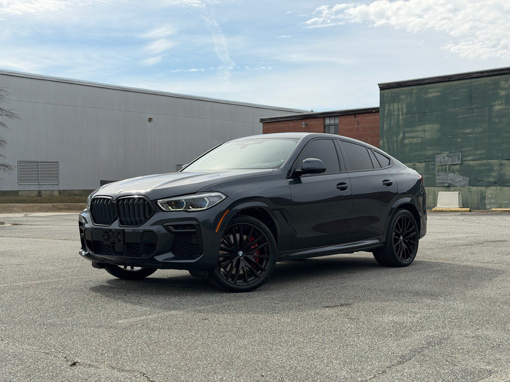 2022 BMW X6 Image 1