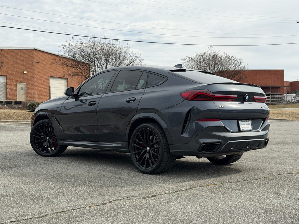 2022 BMW X6 Image 6