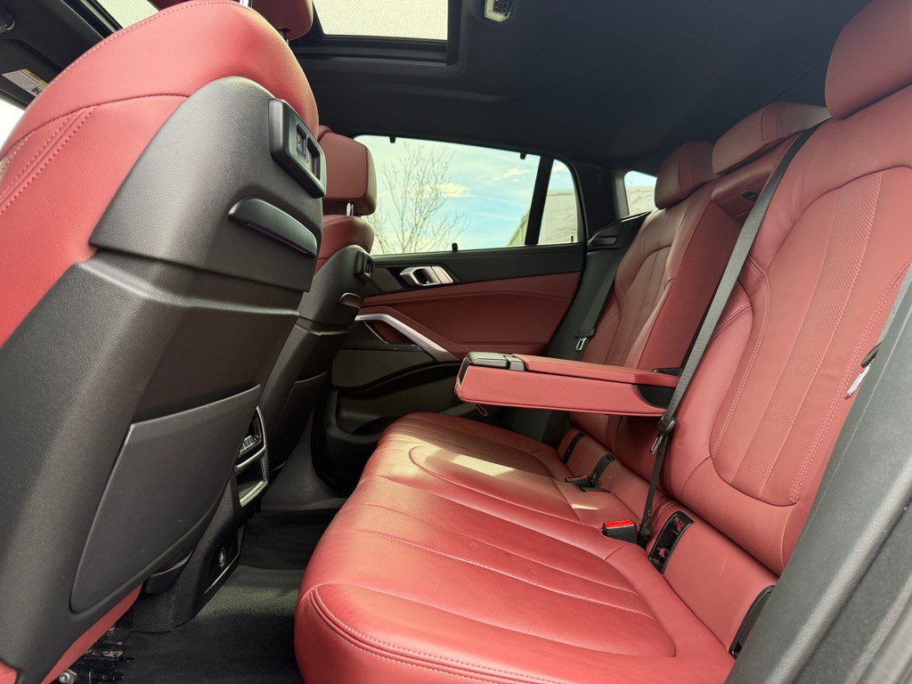 2022 BMW X6 Image 9