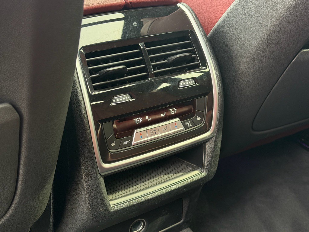 2022 BMW X6 Image 10